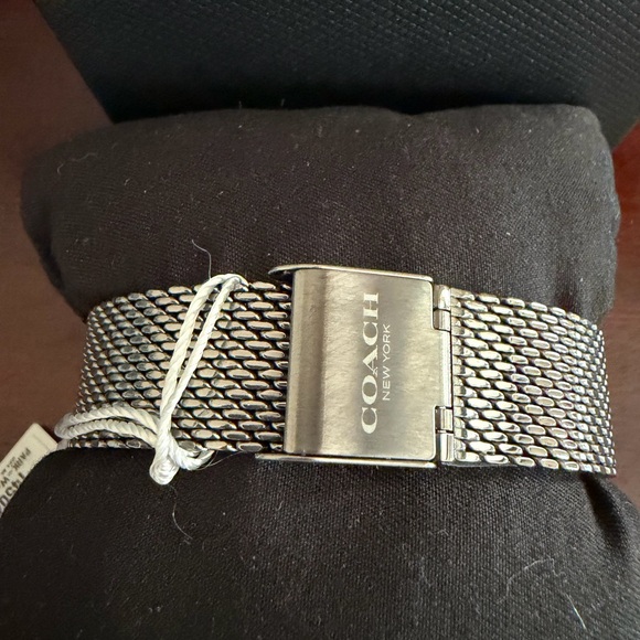NWT Coach Park Quartz Mesh Strap 34mm Watch - Picture 6 of 12